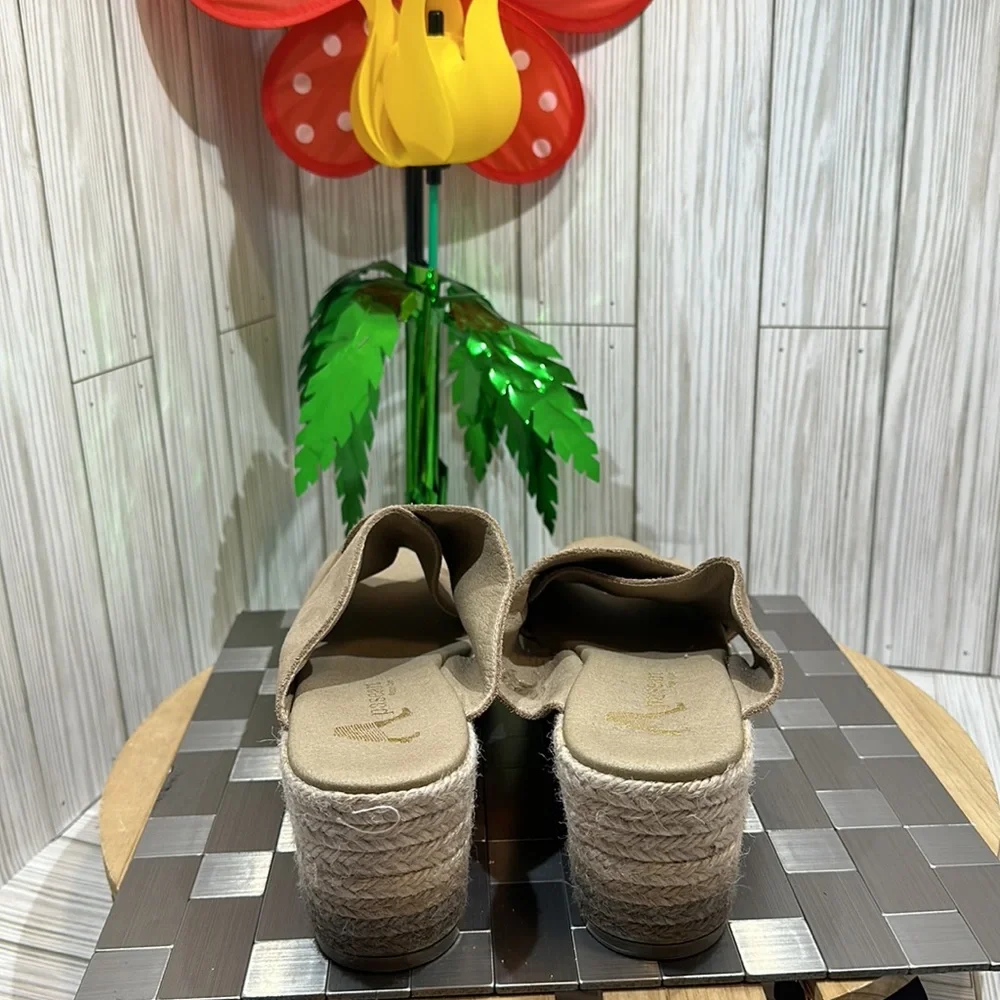 Paseart platforms‎